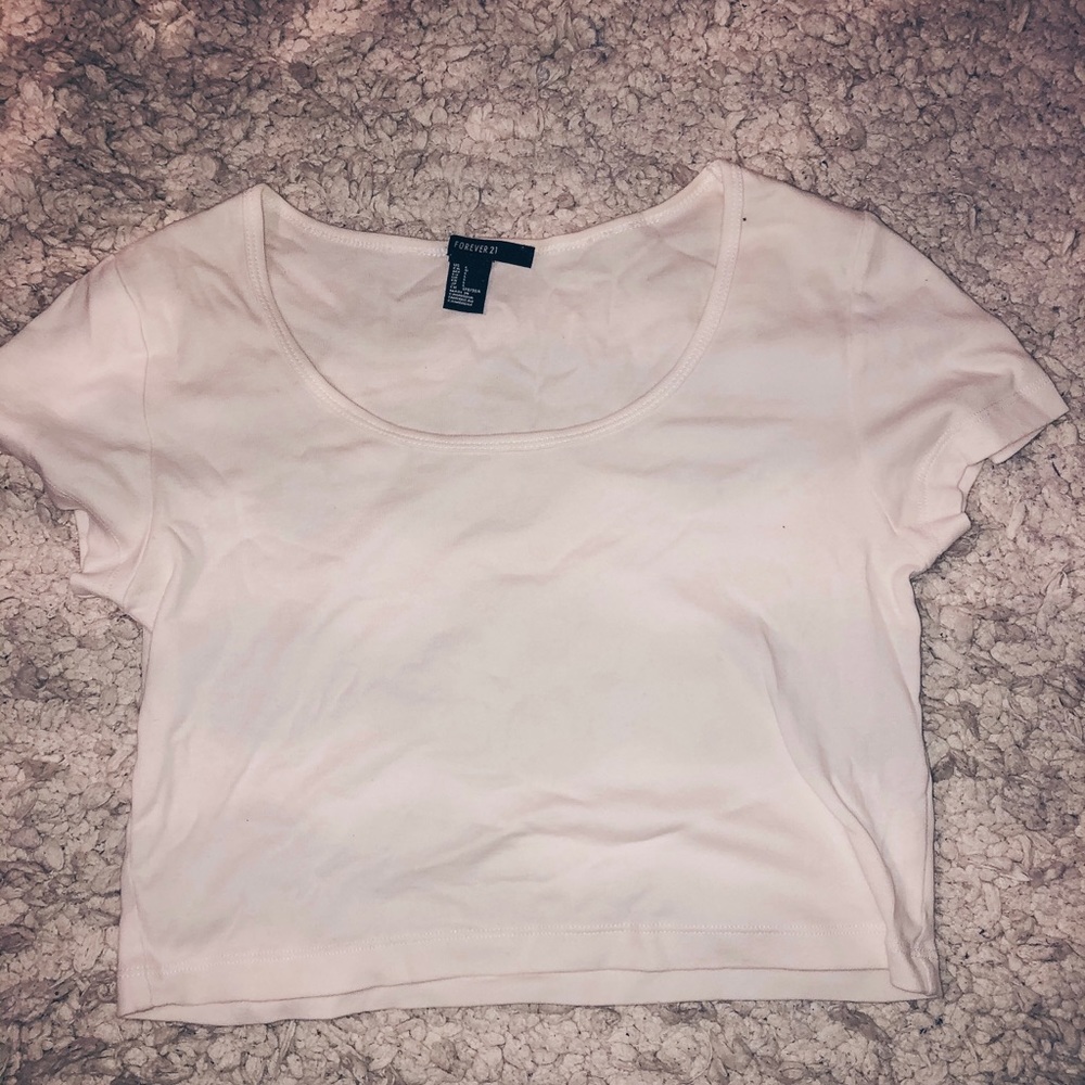 Cropped white shirt